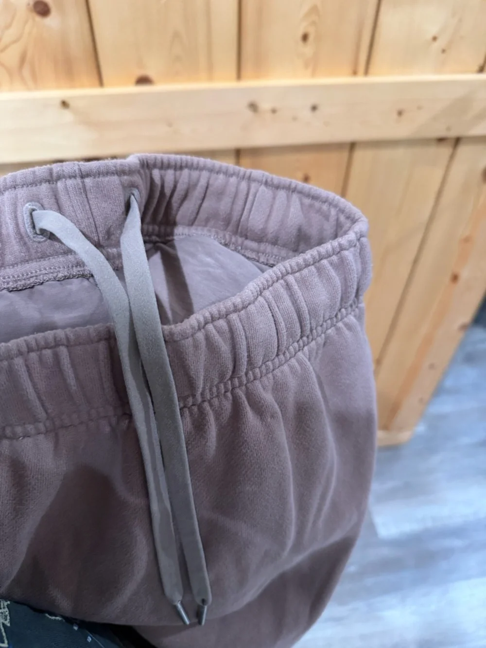 LULULEMON Women’s Scuba Mid-Rise Oversized Jogger - Taupetastic Medium